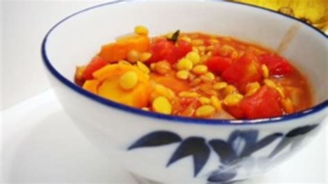 slow-cooker-tomato-lentil-soup image