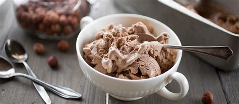 bacio-gelato-traditional-ice-cream-from-italy image