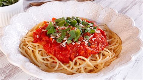 audrey-hepburns-spaghetti-al-pomodoro-recipe-pbs image