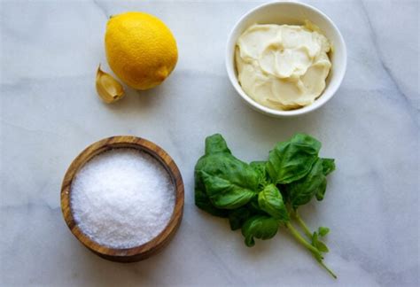 easy-garlic-basil-mayo-the-flour-handprint image