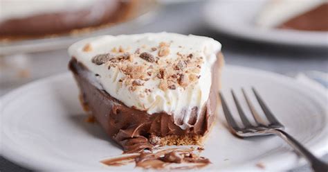 pudding-pie-with-graham-cracker-crust image