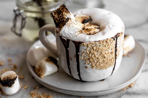 campfire-smores-latte-cooking-with-cocktail-rings image