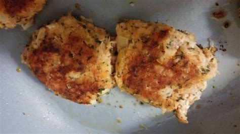 canned-chicken-cakes-recipe-sparkrecipes image