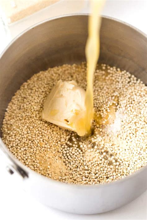 garlic-butter-quinoa-only-5-ingredients-quinoa image