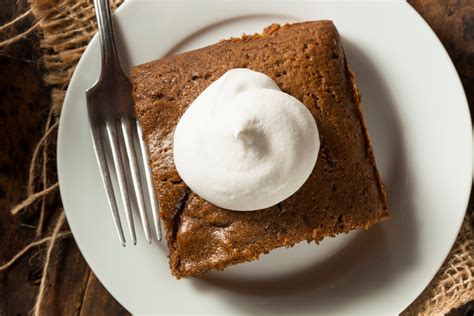 gingerbread-maple-syrup-cake-recipe-easy image