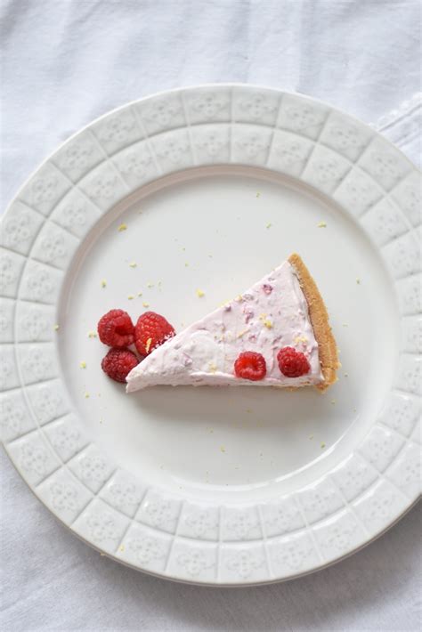 raspberry-lemon-no-bake-cheesecake-julia-pacheco image