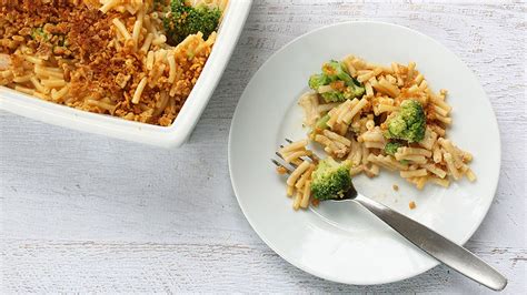 easy-tuna-mac-and-cheese-casserole-with-broccoli image