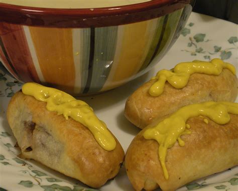 saucijzebroodjes-pigs-in-the-blanket-the-dutch-way image