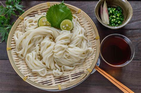 what-are-udon-noodles-the-spruce-eats image