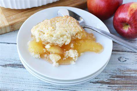 easy-bisquick-apple-cobbler-recipe-bubbapie image