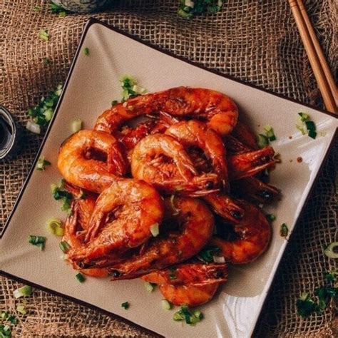 shanghai-shrimp-stir-fry-you-bao-xia-油爆虾-the-woks-of-life image