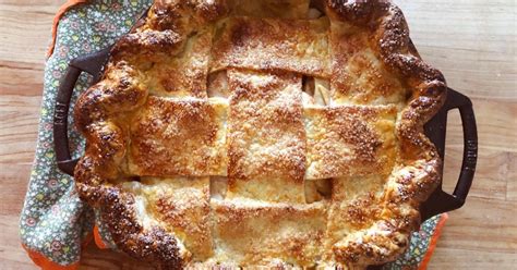 apple-pie-with-cheddar-crust-lodge-cast-iron image