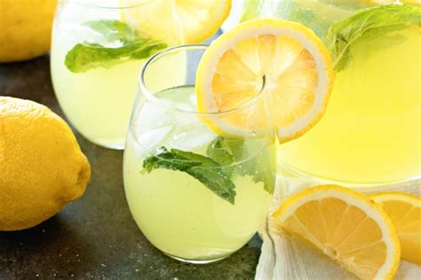 sparkling-mint-lemonade-julies-eats-treats image