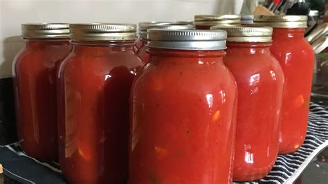summer-fresh-tomato-sauce-with-basil-and-oregano image
