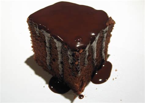 light-chocolate-cake-with-ganache-glaze image
