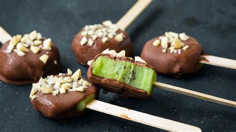 best-chocolate-kiwi-popsicles-kiwi image