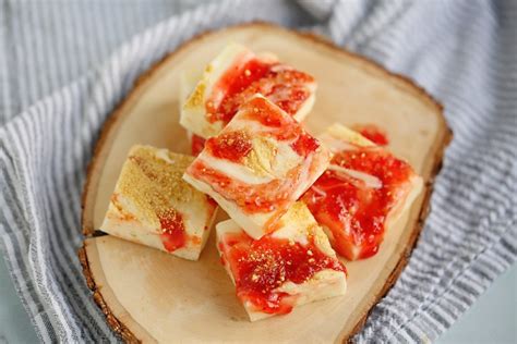 best-strawberry-cheesecake-fudge-kitchen-divas image