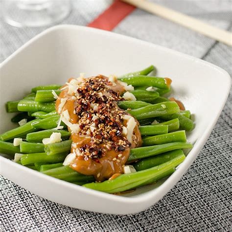 green-beans-with-spicy-peanut-sauce-omnivores image