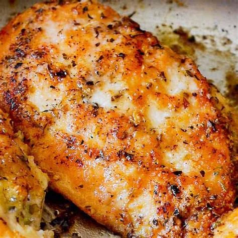 easy-pan-seared-chicken-breasts-whatsinthepan image