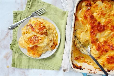 baked-easy-cheesy-scalloped-potatoes-kitchen-divas image