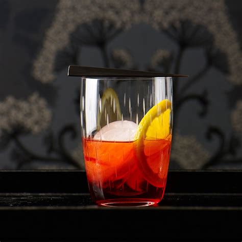 a-brief-history-of-the-negroni-food-wine image