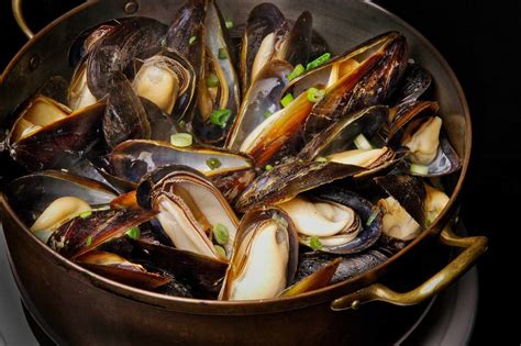 mussels-are-the-perfect-romantic-date-night-dinner image