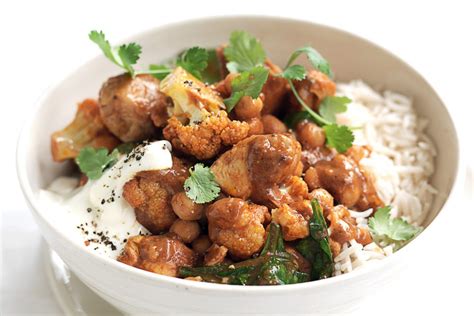 butter-chicken-with-chickpeas-spinach-and-yoghurt image