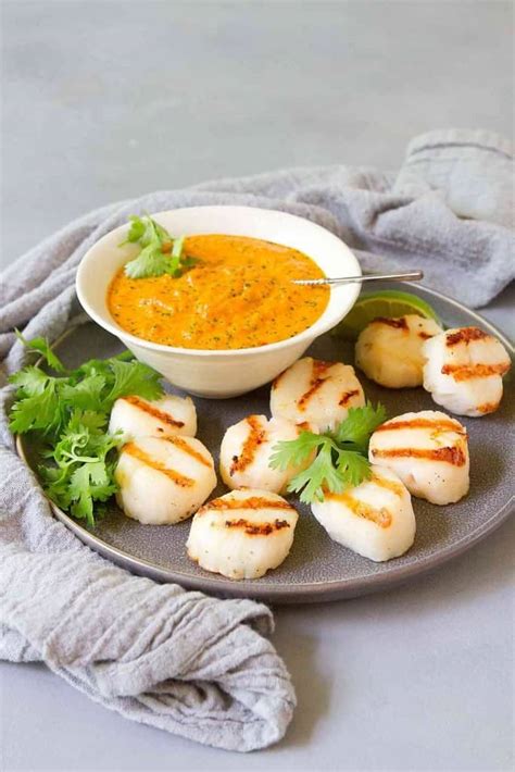 grilled-scallops-with-red-pepper-cilantro-pesto-cookin image