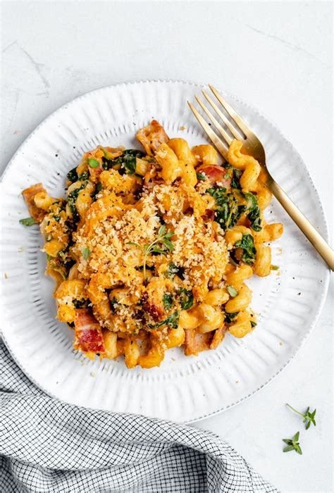 spinach-bacon-pumpkin-mac-and-cheese-ambitious image