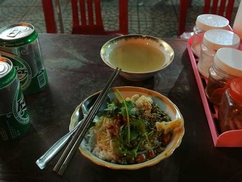 vietnamese-food-21-traditional-vietnamese-dishes-and image
