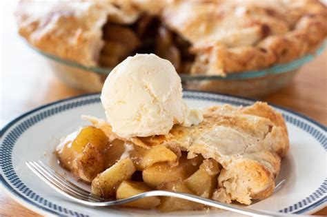 honey-sweetened-apple-pie-the-cooks-treat image