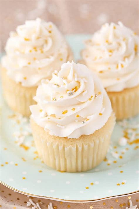 easy-vanilla-cupcake-recipe-moist-fluffy-vanilla-cupcake image
