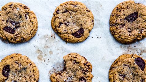 whiskey-and-rye-chocolate-chip-cookies-recipe-bon image