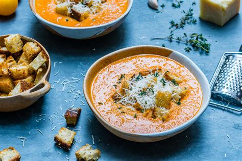 creamy-roasted-tomato-soup-with-parmesan-croutons image