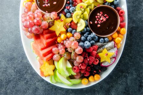 fruit-platter-101-how-to-make-a-fresh-fruit-tray-umami image