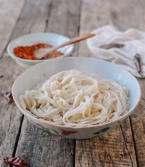 chinese-handmade-noodles-just-3-ingredients-the image