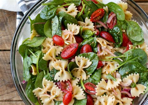 spinach-pasta-salad-barefeet-in-the-kitchen image