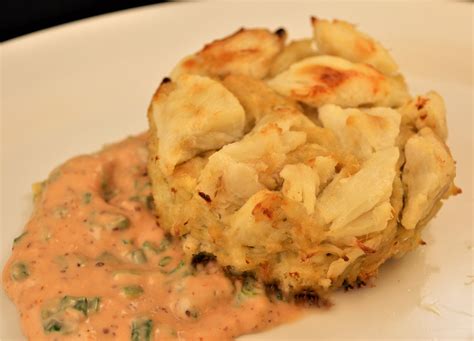 classic-crab-cake-with-creole-remoulade-sauce image