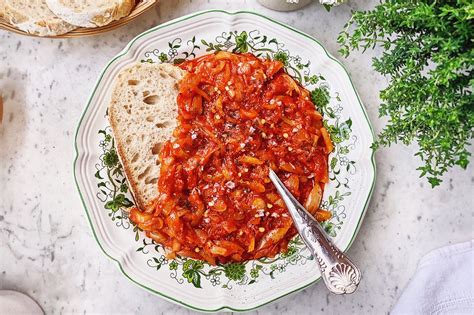 best-lecs-recipe-how-to-make-hungarian-pepper-stew image
