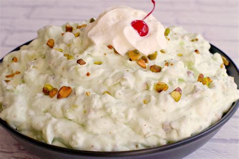 pistachio-fluff-watergate-salad-food-meanderings image