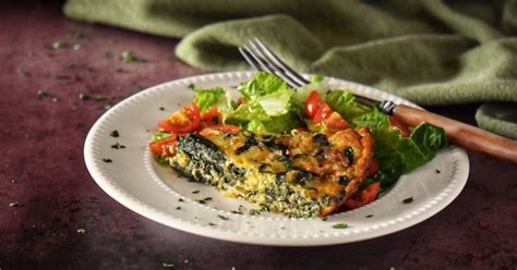 easy-crustless-spinach-quiche-recipe-she-loves-biscotti image