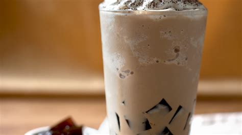 latte-with-coffee-jelly-recipe-yummyph image