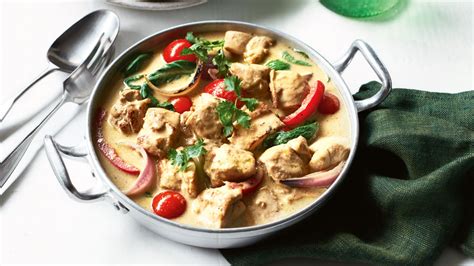 easy-thai-green-chicken-curry-recipe-coles image