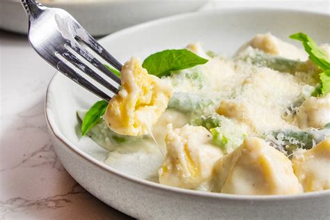 pear-and-cheese-fiocchetti-giadzy image