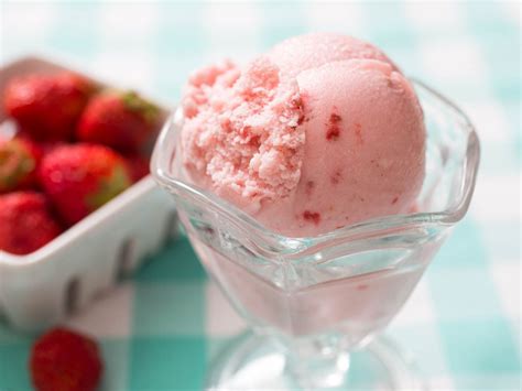 the-best-strawberry-ice-cream-recipe-serious-eats image