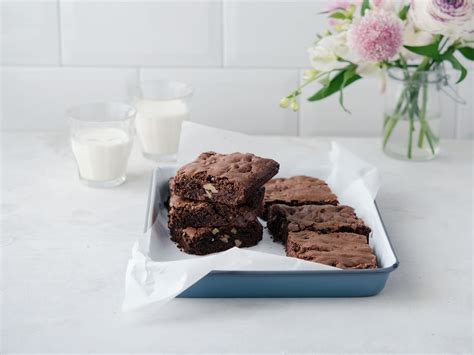 easy-double-chocolate-chip-brownie-recipe-kitchen image
