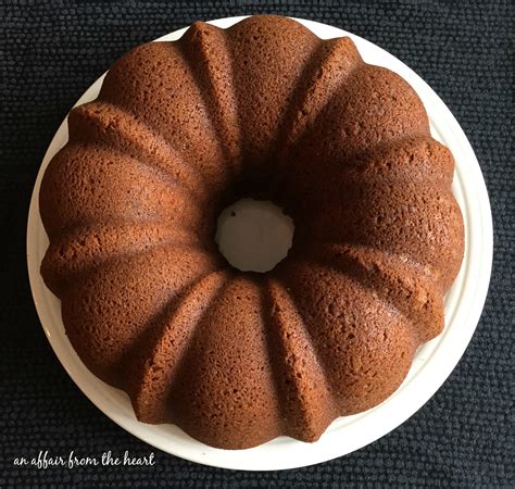 cinderella-cake-pumpkin-bundt-cake-with-cream image