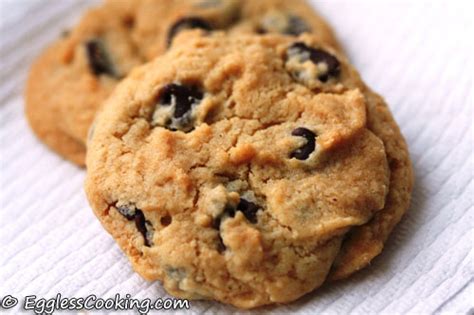 the-best-eggless-chocolate-chip-cookies-updated image
