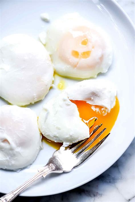 how-to-make-poached-eggs-the-easy-way image