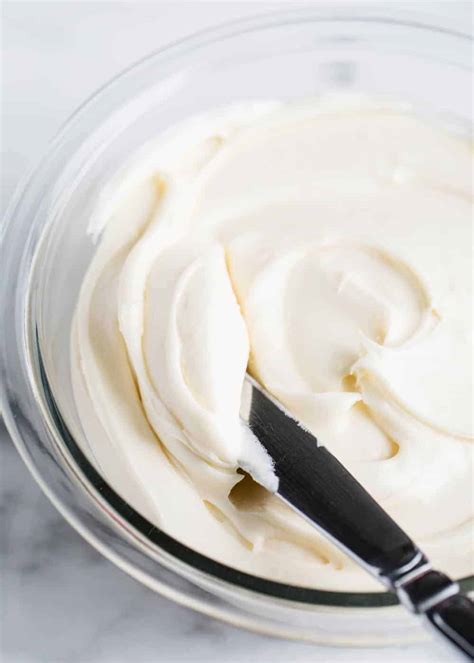 easy-cream-cheese-frosting-4-ingredients image